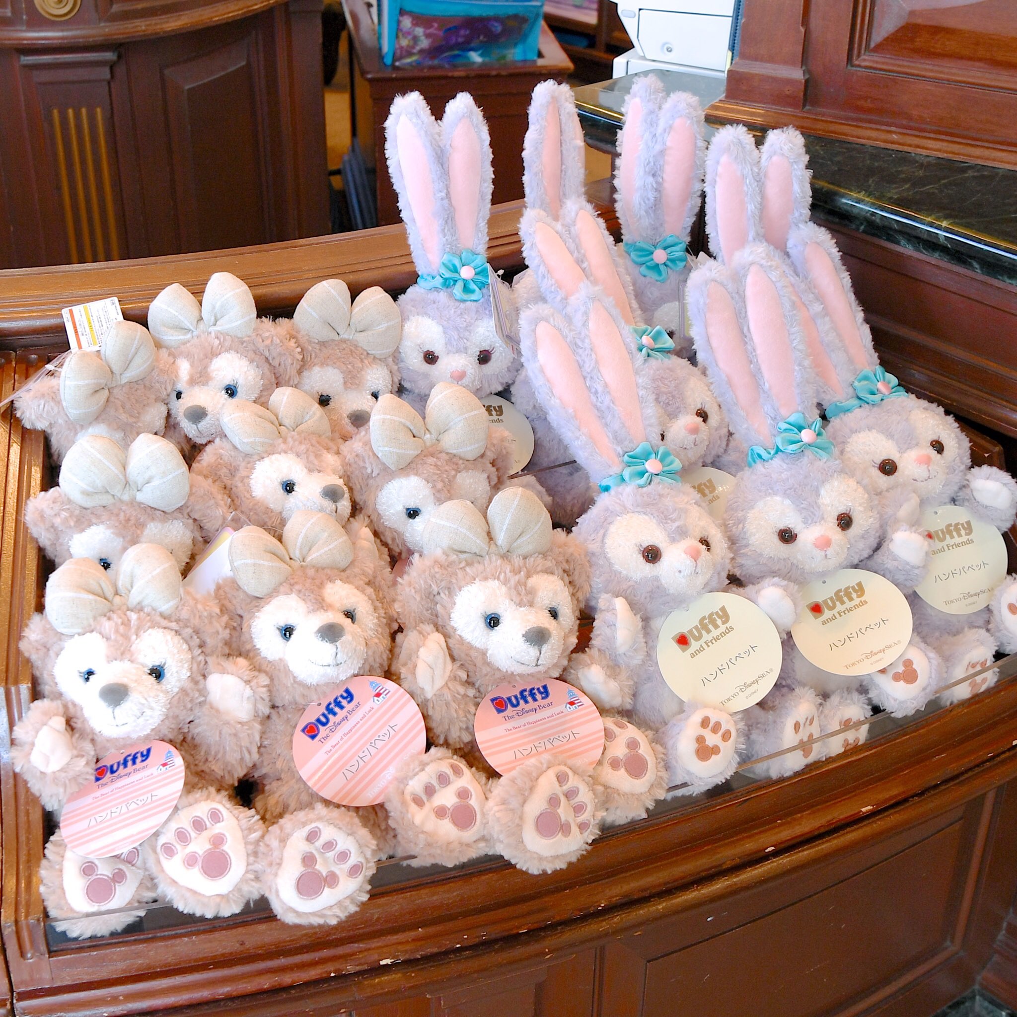 Uzivatel Mezzomikiのディズニーブログ Na Twitteru ふわもこかわいいダッフィーたちのハンドパペット ダッフィーのレギュラーデザインハンドパペットは現在お品切れ中です T Co Onvmzwmxyx