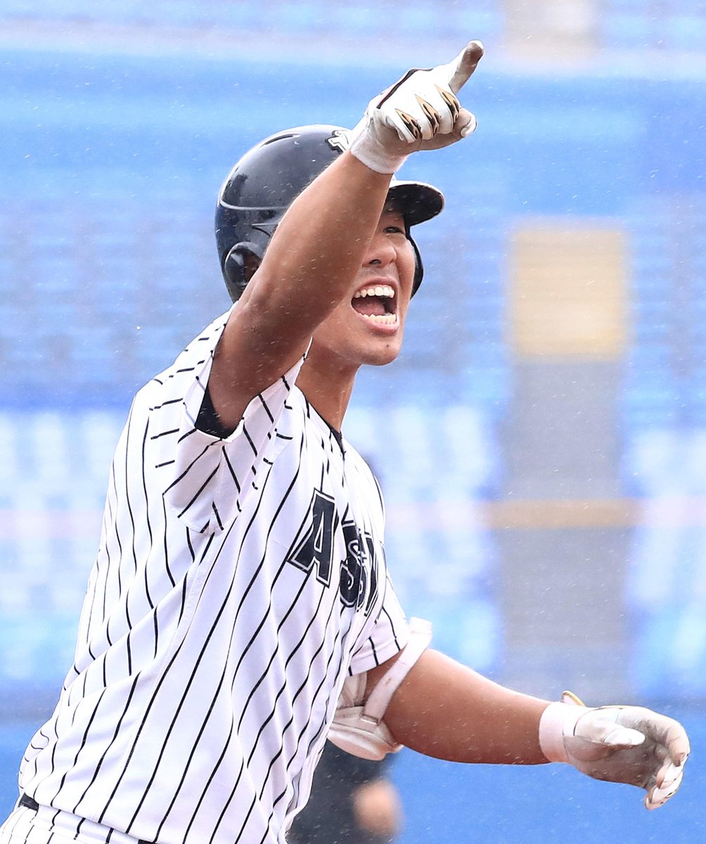 fukudasun's tweet photo. 【オリックス2位】頓宮裕真（とんぐう・ゆうま）捕手（亜大）１８３／９７、右右。大学日本代表の４番を務めた強打者。今春のリーグ戦では５本塁打、秋も５発。岡山理大付出身　https://t.co/m7gPpwCqxf https://t.co/pPtZ0mtPi5