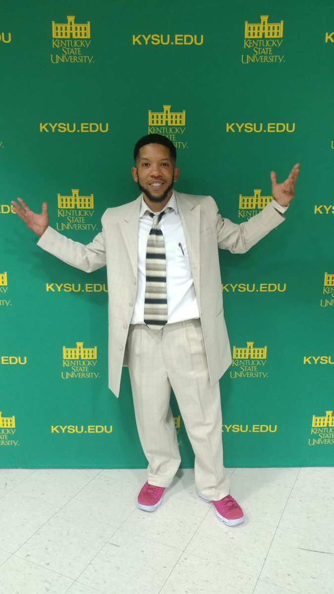LEE G NEWS: Such an honor and privilege to host/MC my alma mater KSU's 2018 #BredMadness! 
Let's Go Breds!!! 
<a href="/KYSUAthletics/">KSU Thorobreds</a> <a href="/KYSUMBB/">KSU Men's Basketball</a> <a href="/KyStateU/">Kentucky State University</a>

#LeeGNews #BredToWin #SayBreds #WhoYaWit #SIAC #HBCULove 💛💚🏇🏿🏀