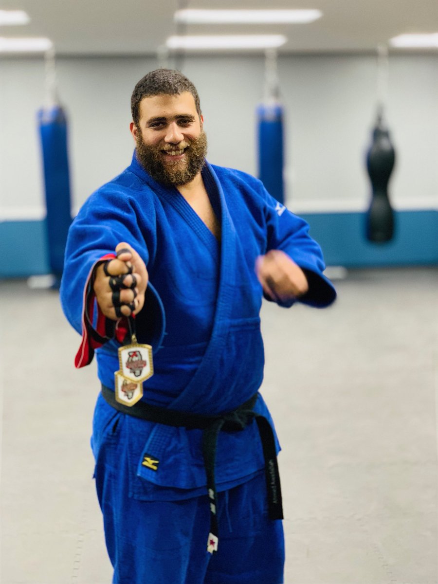 GasCanD's tweet photo. بعد ٧ شهور بُُعد عن البطولات وخمس شهور منهم من غير تمرين تماماً وأخر شهرين كانوا علاج طبيعي بعد العمليه،الحمدلله بأسبوعين تحضير اخدت ٢ دهب و لقبين جداد،بطل الوزن الثقيل لولاية اللينوي للرجال تحت سن ال ٣٠ وفوق سن ال٣٠ #awadallah_Judo #Illinois #judo_Illinois #Judo #USA #Egypt https://t.co/gT6BJUAgJe
