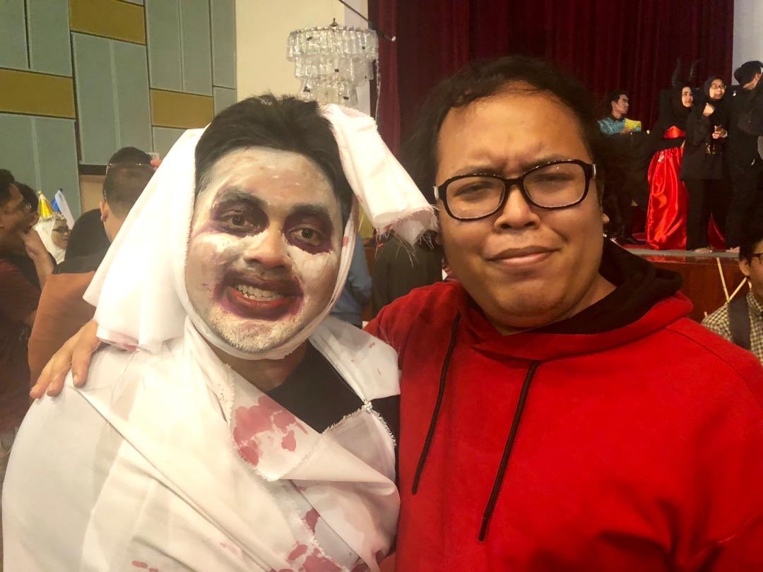 farizulikhmal's tweet photo. Last Tuesday’s activity: Attending Ramis Hamadul’s 'Ridicularious' theatre at Main Auditorium, IIUM Gombak #Ridicularious #TwinkleStudio #CaringClub https://t.co/eaWihP9T8n
