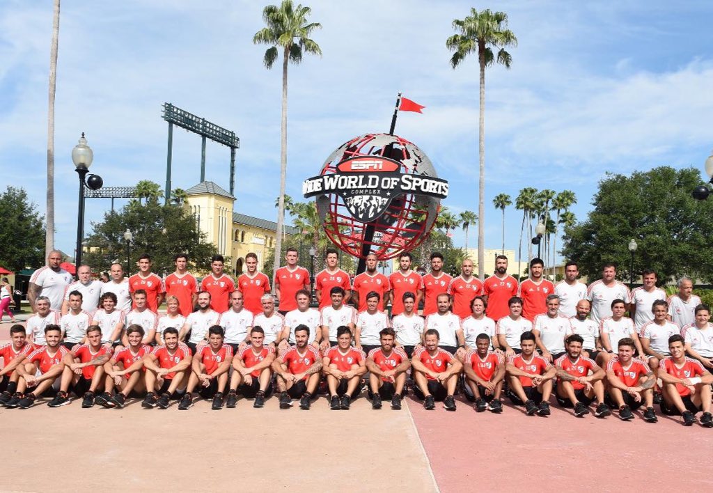 NachoScocco32's tweet photo. Seis días para la revancha... Todos juntos con más ganas y fuerzas que nunca!! 💪🏼 #RiverPlate #VamosRiver https://t.co/Sfrr9iM136