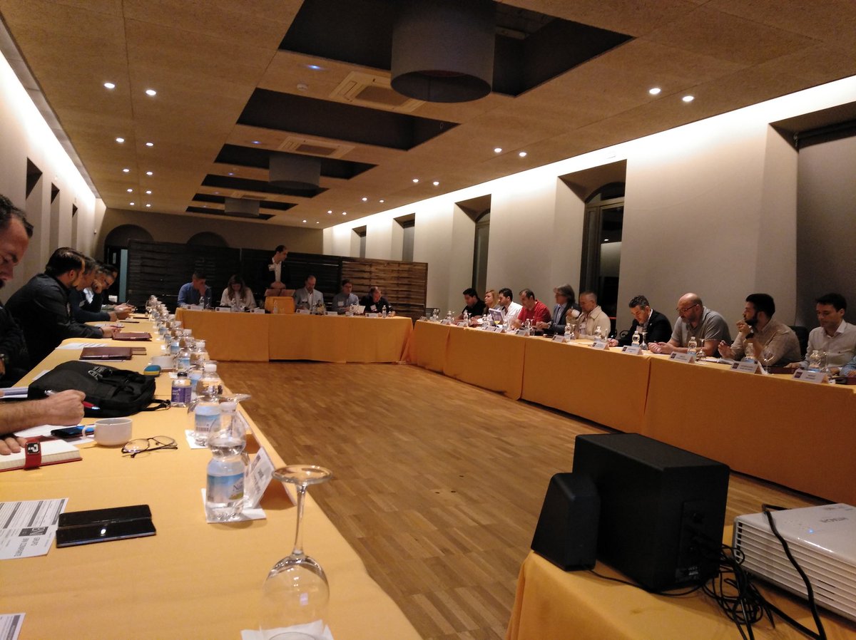 Como cada jueves, comenzamos nuestra reunión!

#bniespañaslc #bnicomparte #bni #malaga #empresas #buenosdias