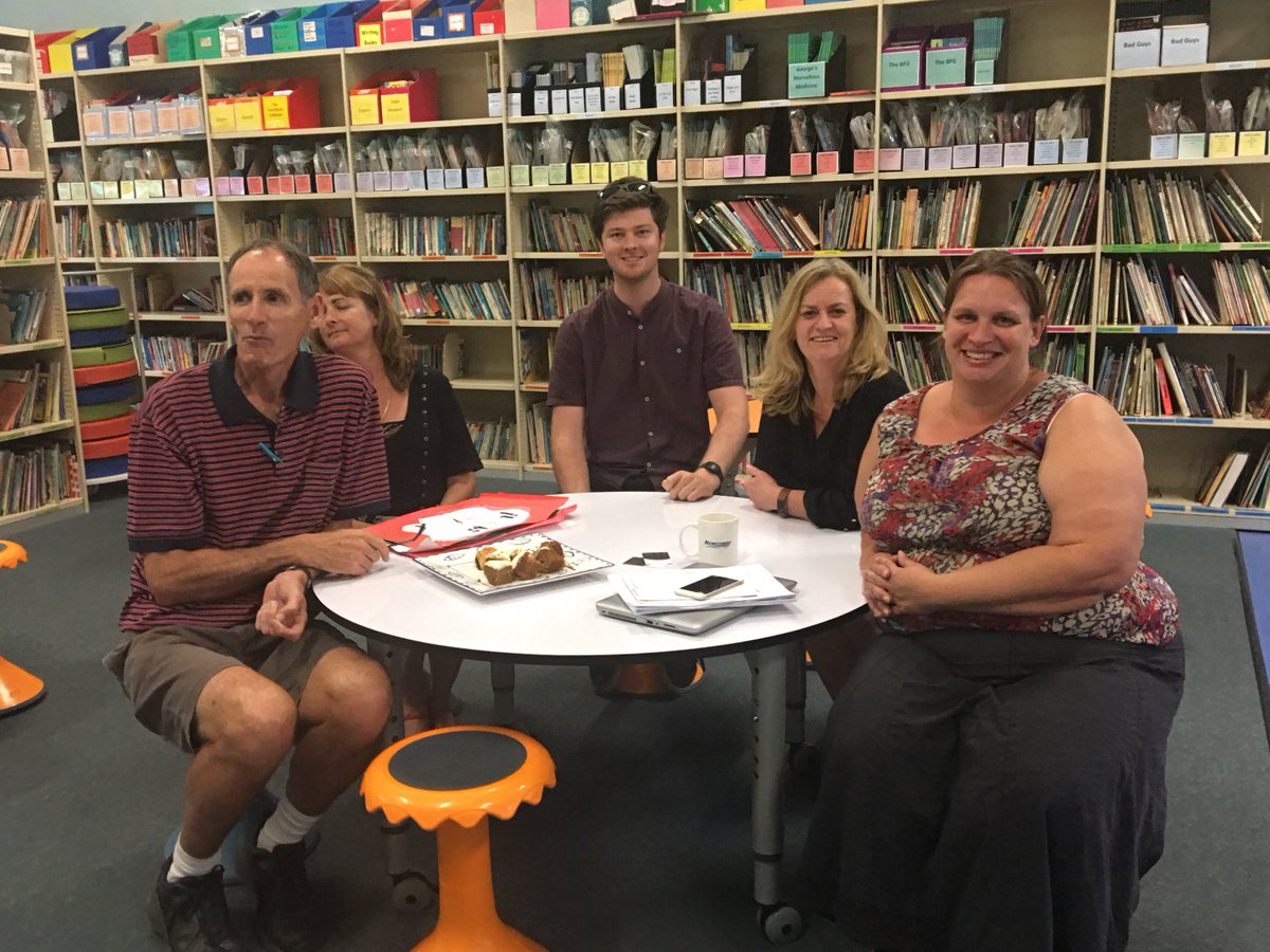 storylines_au's tweet photo. A big thank you to #NanaGlenPublicSchool for giving us the opportunity to meet with community and school staff and yarn about #Mgoals. We enjoyed discussing ways to engage students with education and culture. https://t.co/zD40qG97xk