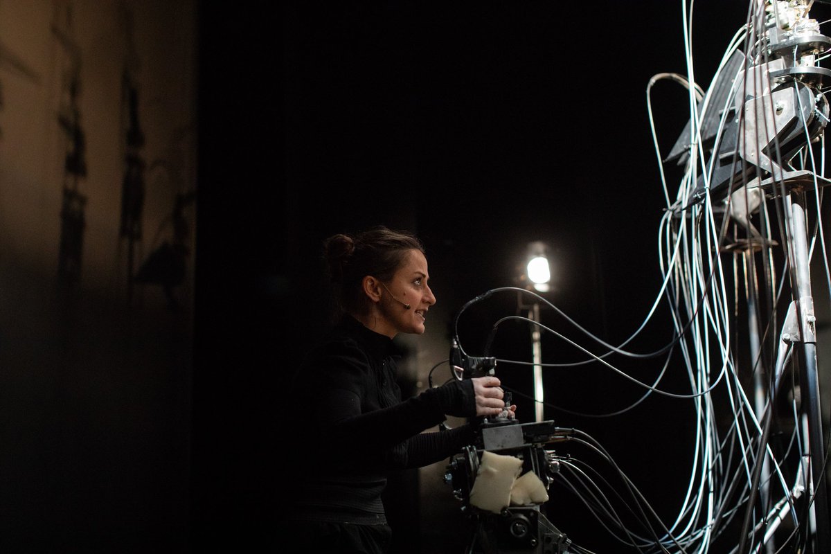CSSTeatrostabileFVG (@cssudine) on Twitter photo Debutta in prima assoluta a #Udine e inaugura la Stagione #TeatroContatto 37 oggi giovedì 25 e domani venerdì 26 ottobre ore 21 al #TeatroPalamostre,
Il canto della caduta, il nuovo progetto artistico dell’attrice e autrice <a href="/MartaCuscuna/">Marta Cuscunà</a> Debutta in prima assoluta a #Udine e inaugura la Stagione #TeatroContatto 37 oggi giovedì 25 e domani venerdì 26 ottobre ore 21 al #TeatroPalamostre,
Il canto della caduta, il nuovo progetto artistico dell’attrice e autrice <a href="/MartaCuscuna/">Marta Cuscunà</a>