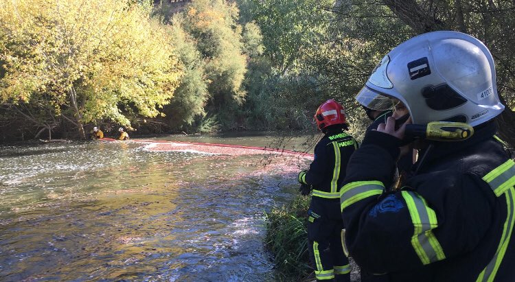 Parque_11's tweet photo. Ayer #Simulacro #EURiwaterex2018 #BomberosCM
Diferentes simulacros en toda la Comunidad
#Parque21 (Coslada) #Parque26 ( Torrejón) @Parque_22 (Alcalá) #Parque47 ( Pozuelo) @BomberosMad y los franceses @SDIS17 #SDIS64 https://t.co/kghV5hLPFT