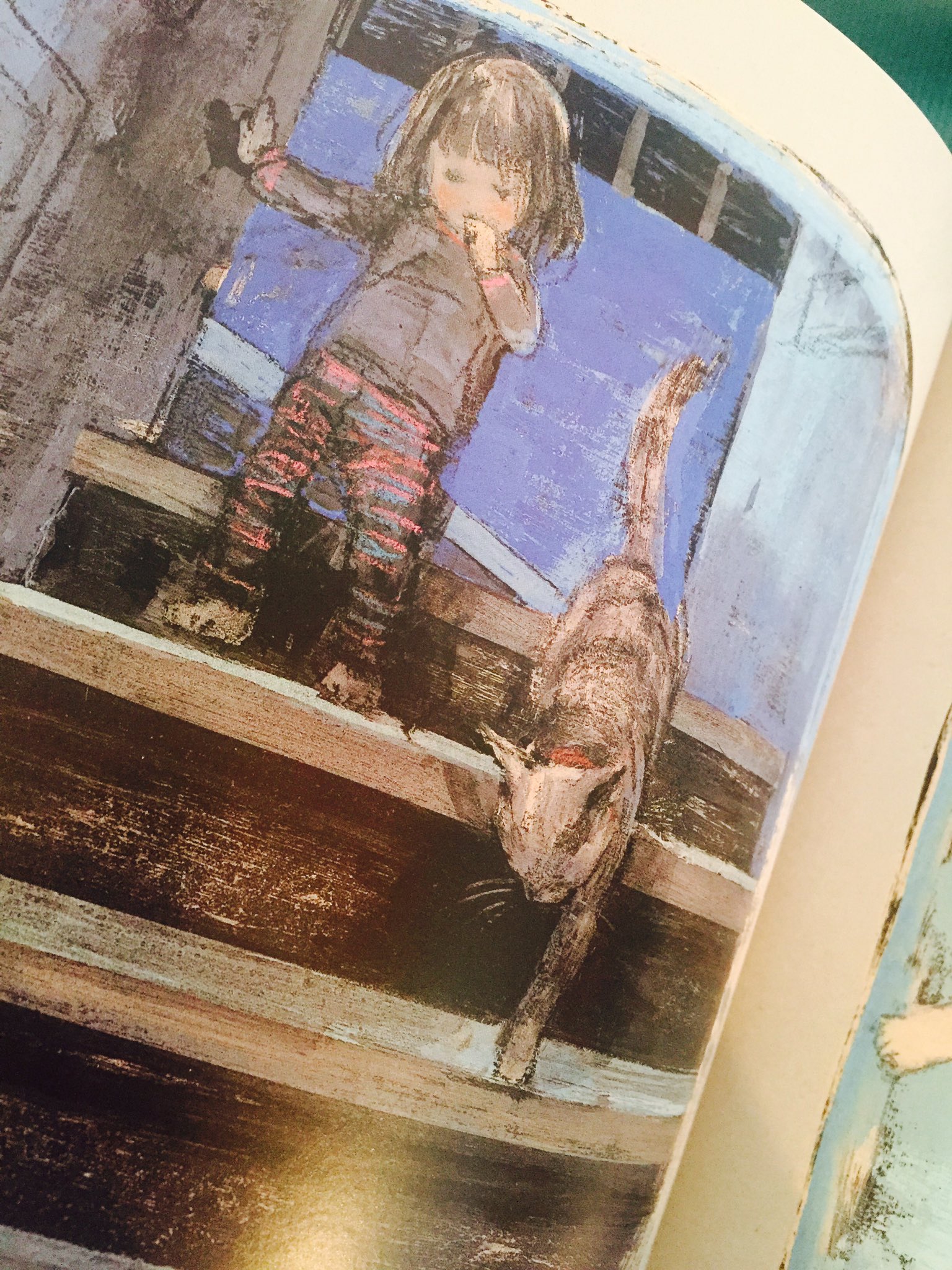 おひさまゆうびん舎 Twitterissa はんなちゃんがめをさましたら 酒井駒子 偕成社 ある日はんなちゃんが 目を覚まして起き上がってみたらまだ夜だったんですって 初めての1人の夜の時間 静かで でもなんだかとっても温かな絵本 小さい子の体温までが伝わって