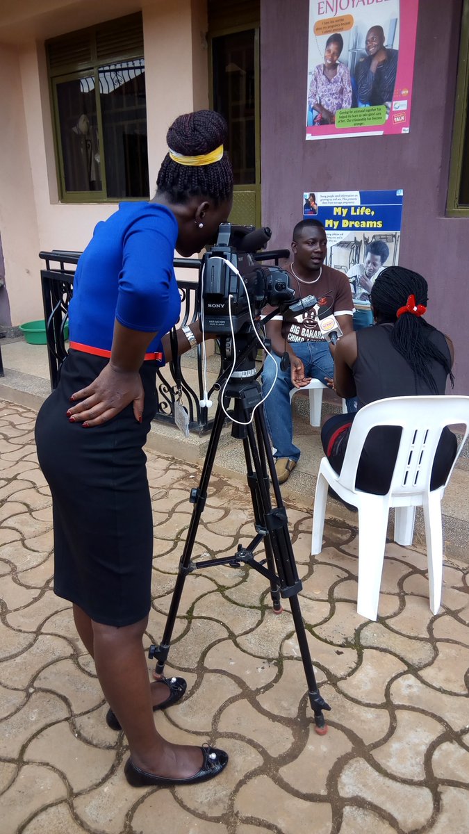 SLUMorg's tweet image. Shooting our story that we shall share on AIDS day as we increase acceptance to HIV testing services among the marginalized populations.
Keep following us on tweeter &amp;amp; facebook.

#HIVselfTesting #FSWs #Nansana
@MARPsNetwork 
@IDIMakerere 
@kayita_innocent 
@Nakatudde_Debby