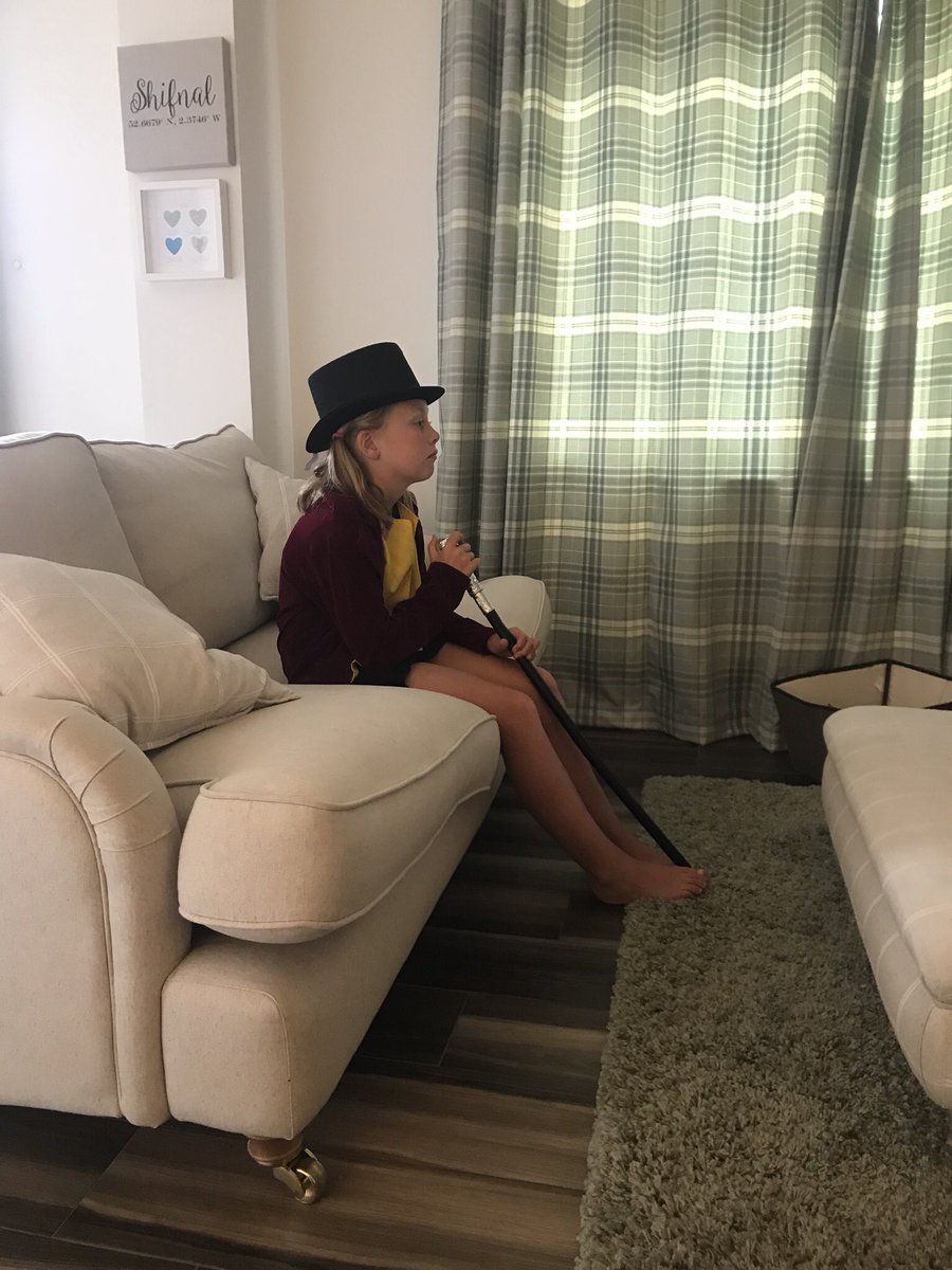 LisaJGuy2812's tweet image. @RealHughJackman   Ruby’s Christmas list...to meet Hugh Jackman and a wardrobe 😂😂😂 #GreatestShowman