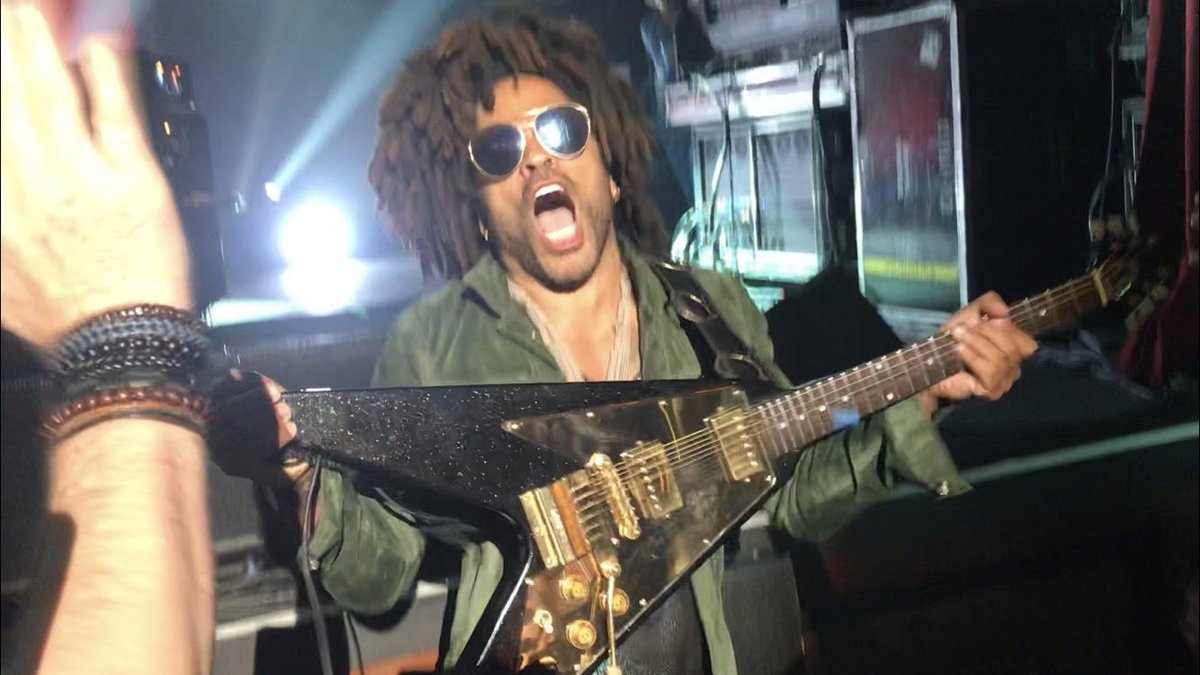 Grande Finale at #NetAppInsight '18 Vegas: Lenny Kravitz live! <a href="/cleondris/">Cleondris</a> will be back as a sponsor of Insight Barcelona in December - see you there!