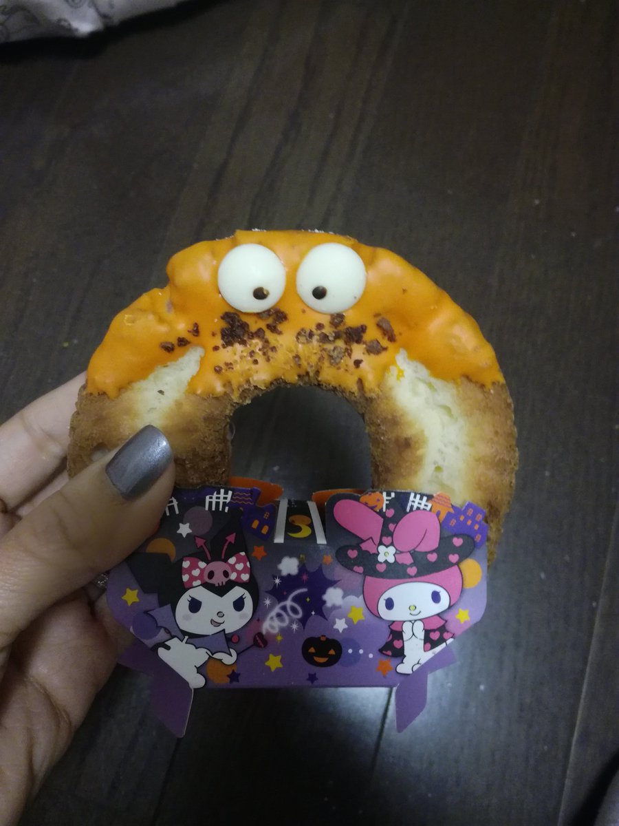 japonenfamille1's tweet photo. Ah la bouffe au #japon c'est trop bon et en plus durant #Halloween il y a des saveurs bien sympa a tester et les #donught !!!!!! https://t.co/qQrppOxR9j