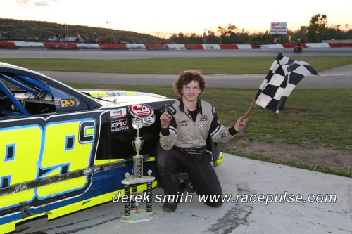 Ashley McCubbin tweet media