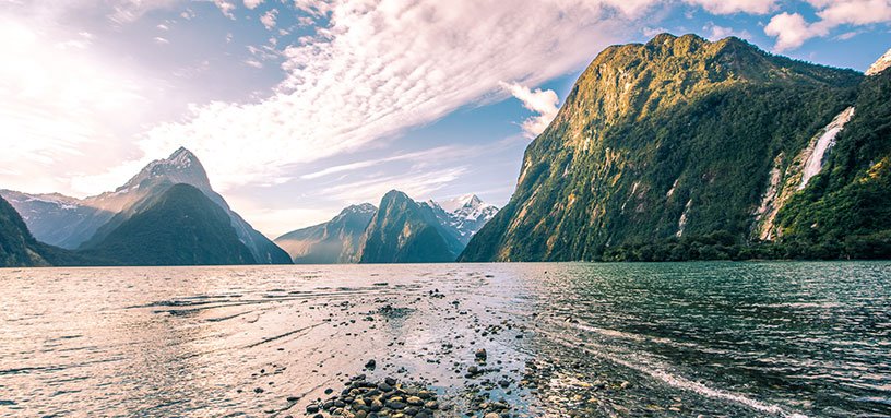 First time visitor to #NewZealand? Have a read of this suggest itinerary so you can soak up as much of the scenery as possible! bit.ly/2pytQyY