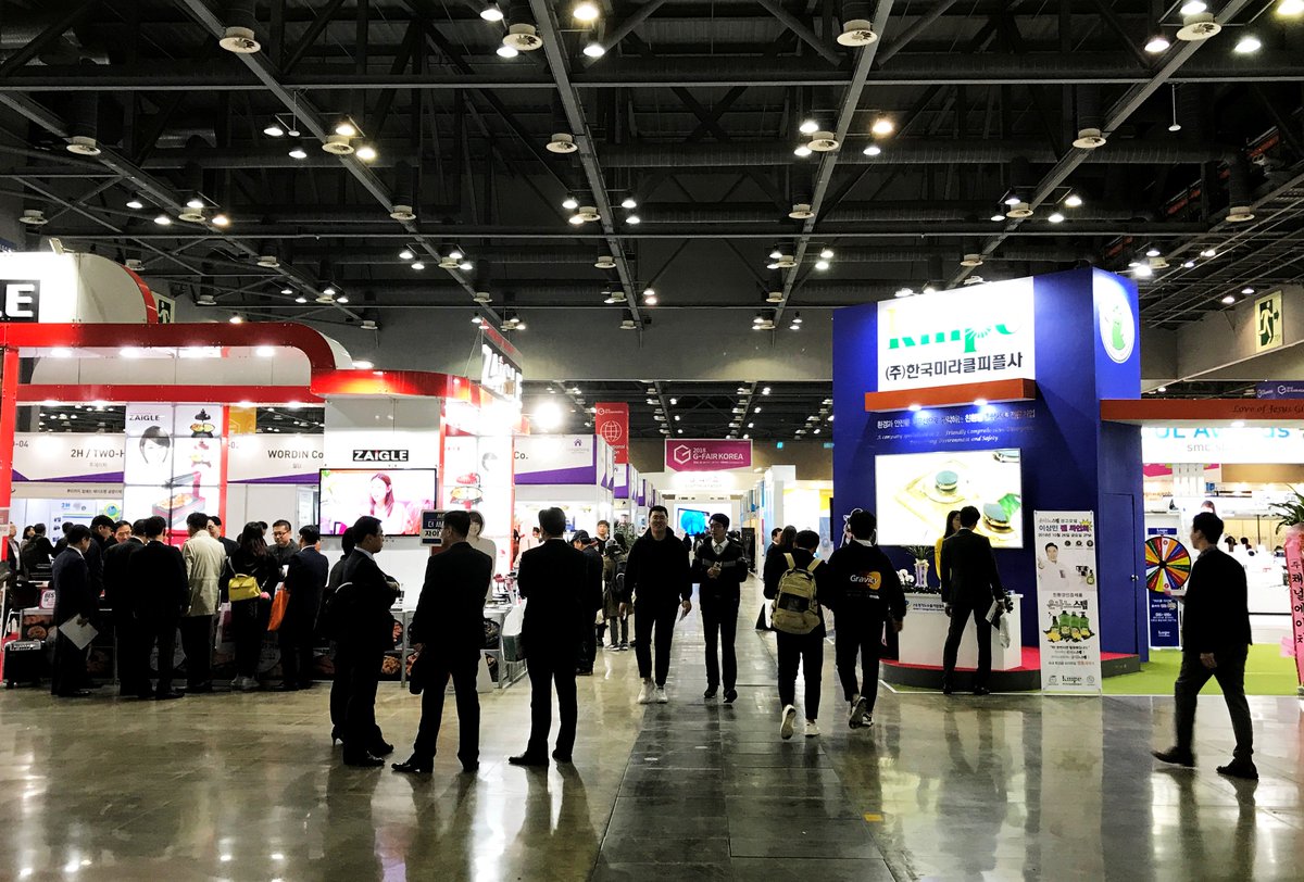 대한민국우수상품전시회 G-FAIR KOREA(2018.10.24~27), 포스크 미인거울 출품!
#대한민국우수상품전시회 #gfairkorea #킨텍스 #kotra #산업통상자원부 #중소벤처기업부 #중소기업진흥공단 #서울산업진흥원 #화장이잘되는 #포스크미인거울 #미인거울 #포스크코리아 #화장거울 #LED거울 #미니화장대