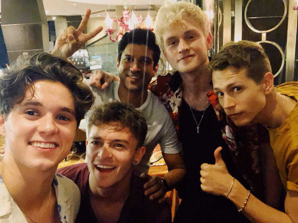 TheVampsBrad's tweet image. Pleasure to meet you @FarOutAkhtar, best of luck with the shows. See you soon!