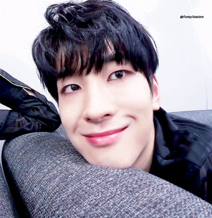 Ой,нечаянно две одинаковые фотки кинула
#SEVENTEEN #세븐틴