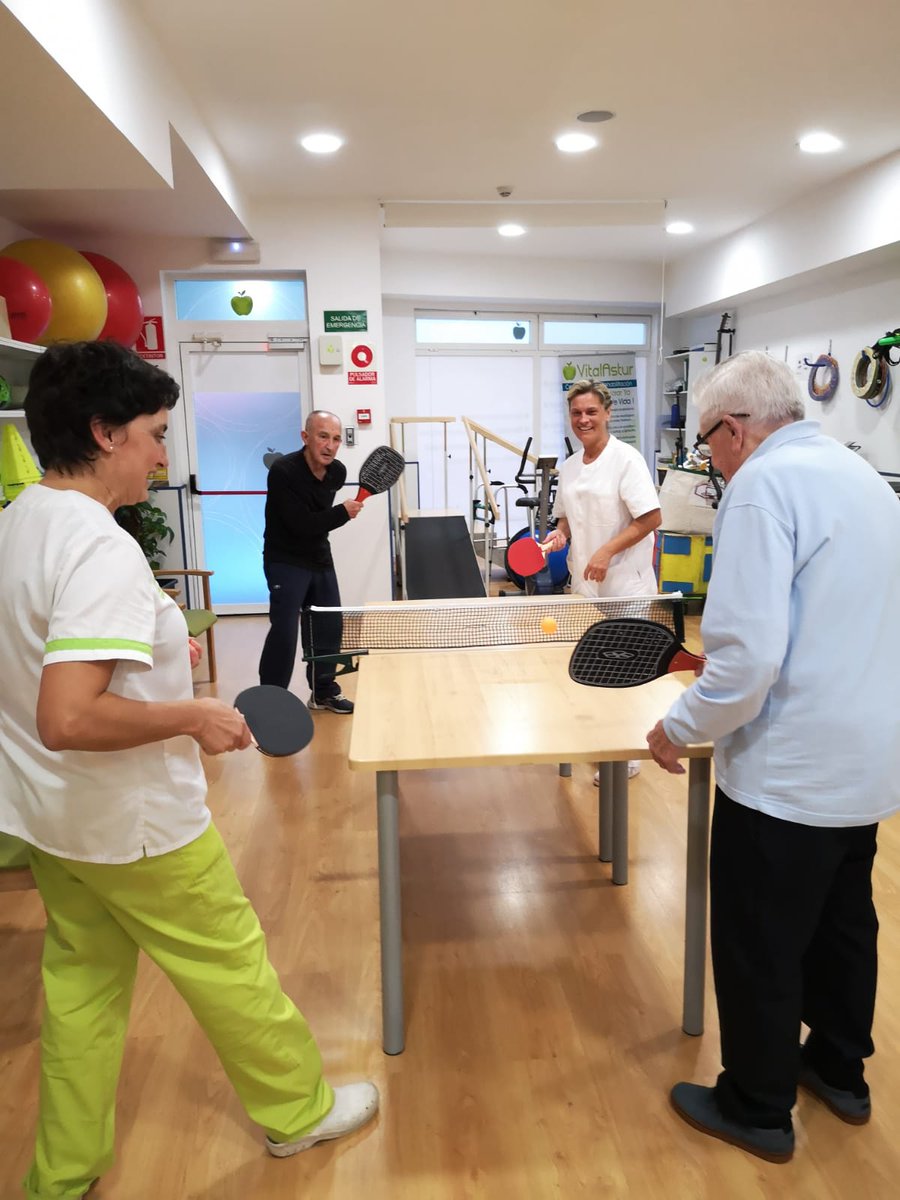 Vitalastur2012's tweet photo. La ocupación es salud 🙂💚 #diamundialterapiaocupacional #envejecimientoactivo #centrodedia #centroderehabilitacion #terapiaocupacional #fisioterapia #neuropsicologia #tcae #gijon #asturias https://t.co/CIzWIy0ppa