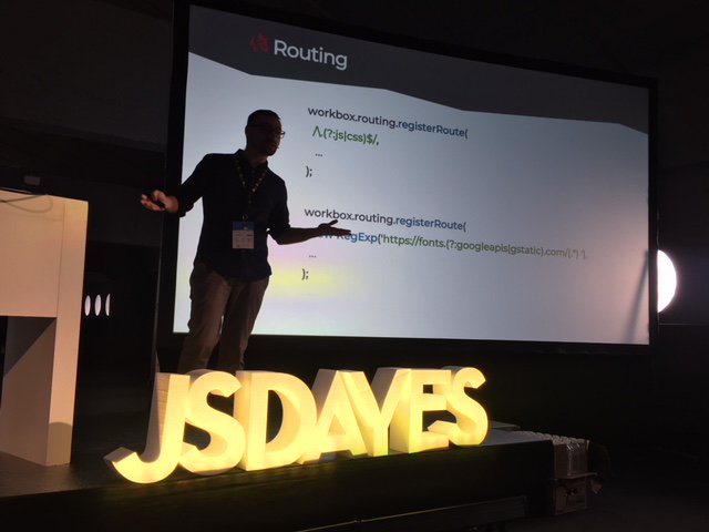 pablo_magaz's tweet photo. Slides of my talk ¨Escribiendo Service Workers con Workbox¨ en el #jsdayes2018 #workbox @workboxjs https://t.co/iGJBaQmkNK https://t.co/FG4xJnCgWn