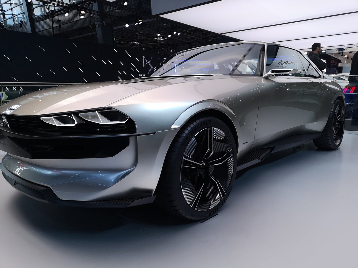 Uluslararası Paris Otomobil Fuarından en çok aklımızda kalanlardan 🤩 #parismotorshow2018 #Tbt