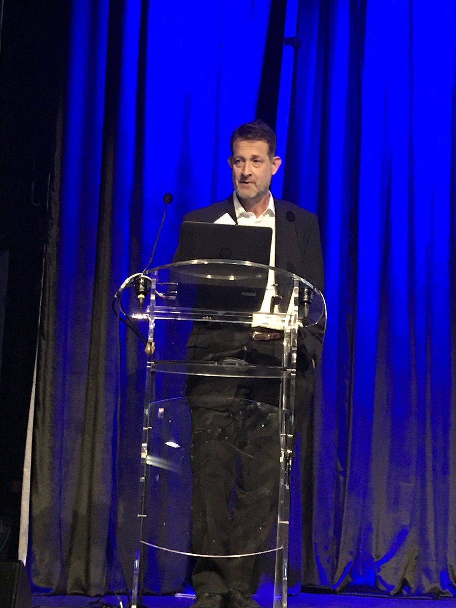 ProfBenEggleton's tweet photo. #Ultrafastandy Prof Andrew Weiner from @LifeAtPurdue plenary presenting at the Microwave Photonics Conference in Toulouse #mwp2018 https://t.co/zKK9f9vwMR