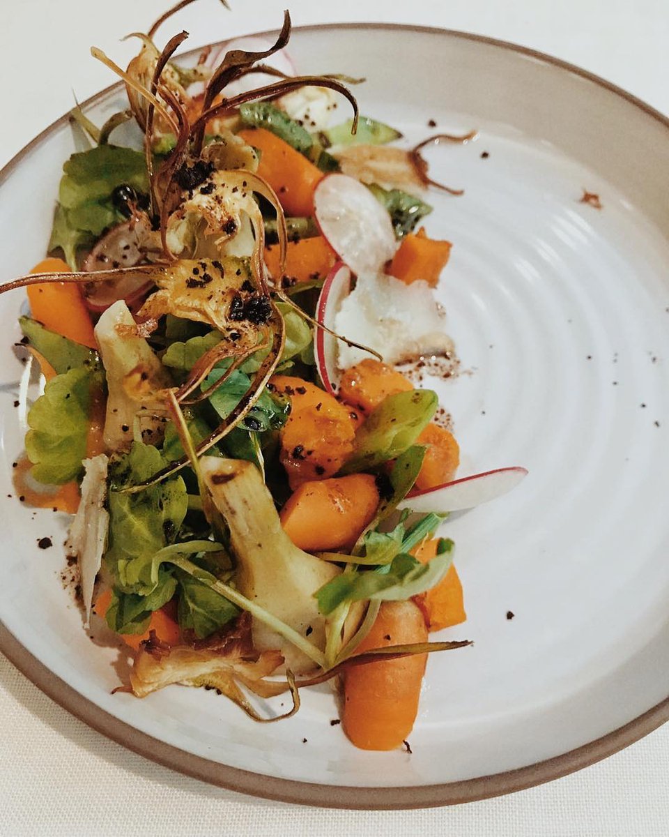 Un plan completo consiste, por ejemplo, en llenarte de inspiración en el Museo MACBA del arquitecto Richard Meier, para posteriormente llenar también el estómago con nuestra ensalada de boniatos.

Echa un vistazo a nuestra carta de otoño aquí bit.ly/2Jge8Bp