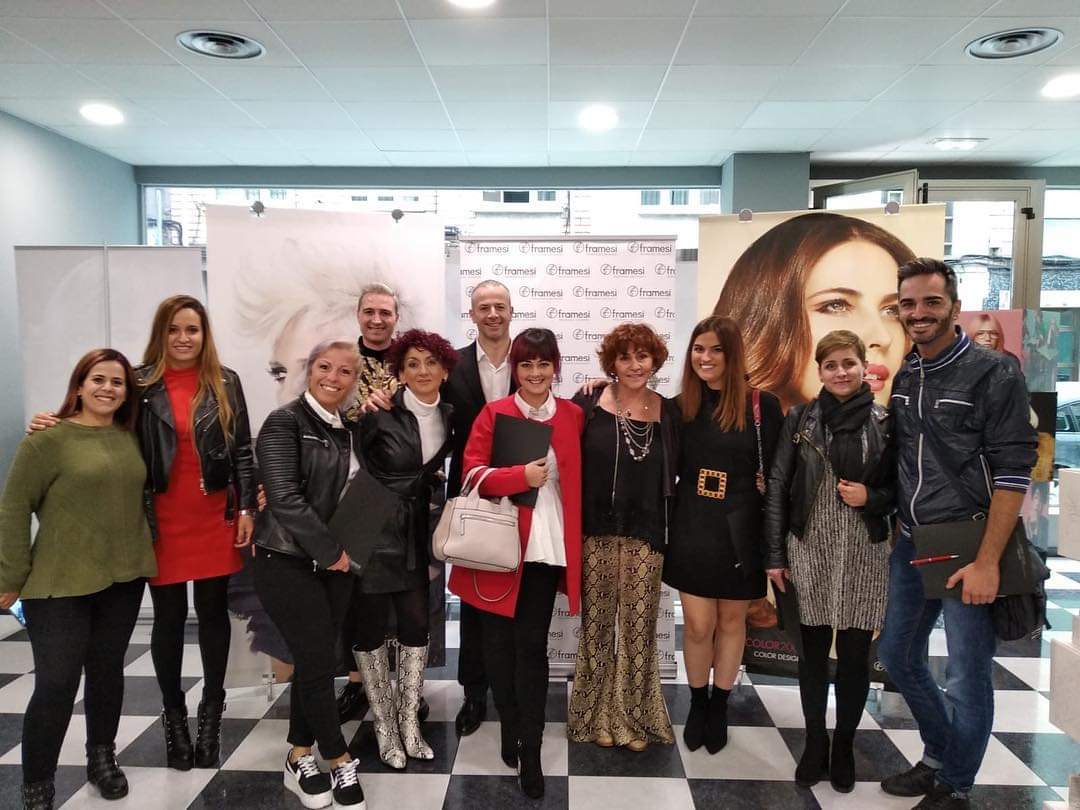 framesies's tweet photo. Este domingo, tuvo lugar en Gijón un curso de formación técnica impartido por #ArmandoPetracci para todos nuestros técnicos locales.
Una intensa y valiosa jornada para todos ellos.
Siempre es un placer poder contar con un gran profesional del sector como él.
#framesies https://t.co/r8FuxY9dt2