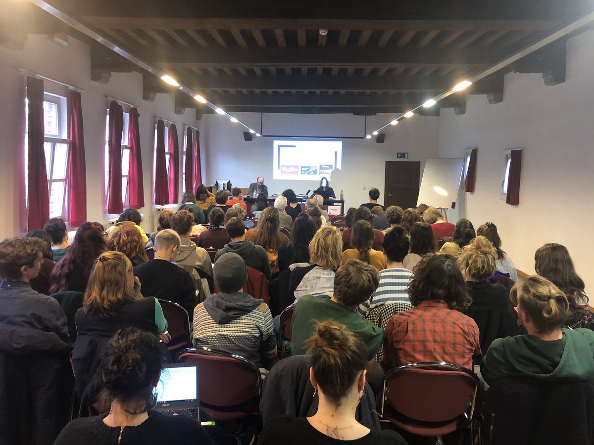 alain_vas's tweet photo. Les ateliers en mode workshops : séance de yoga avant de lancer le cycle de workshops “habiter la culture “ organisé par Mars, fondation Mons 2025 et UCLouvain Fucam Mons. @UCLouvainFUCaM https://t.co/lcOnbooKCp