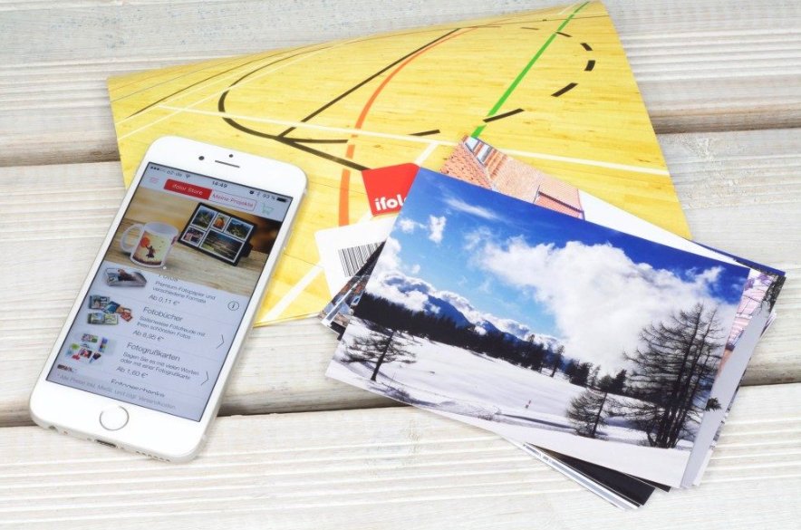 Ifolor's tweet photo. Wir schauen gespannt auf all die Aktivitäten am #SwissDigitalDay und wünschen allen viel Spass! Übrigens: Digi-Abzüge gibts bei uns direkt vom Smartphone nach Hause #letsgodigital #digitaltoprint https://t.co/UUYg18xkqg