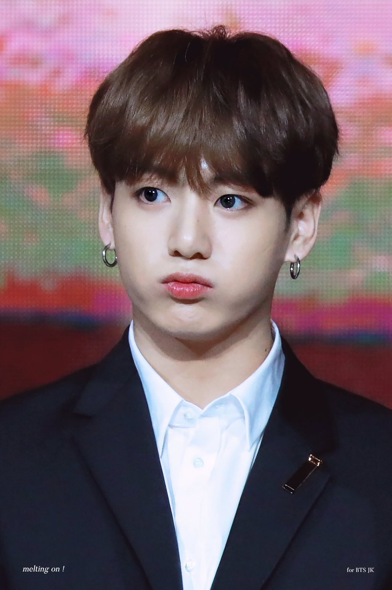 meltingon_'s tweet photo. 181024 대중문화예술상
ㅇ 3ㅇ~~~~~ ♥ 빵 ♥ 야 ♥ !
#정국 #jungkook #방탄소년단 #BTS⁠ ⁠⁠ ⁠⁠ ⁠⁠ ⁠⁠ ⁠⁠ @BTS_twt https://t.co/ND58WXLPA8