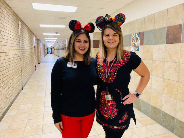 CindyArevalo20's tweet photo. Character Day!! Meet CoCo Inspired Minnie Mouse and Ashley Spinelli! #CFISDSpirit #Campbellgators #WeBelieveInCMS #redribbonweek2018 #redcode https://t.co/SrLJ3bsBwq