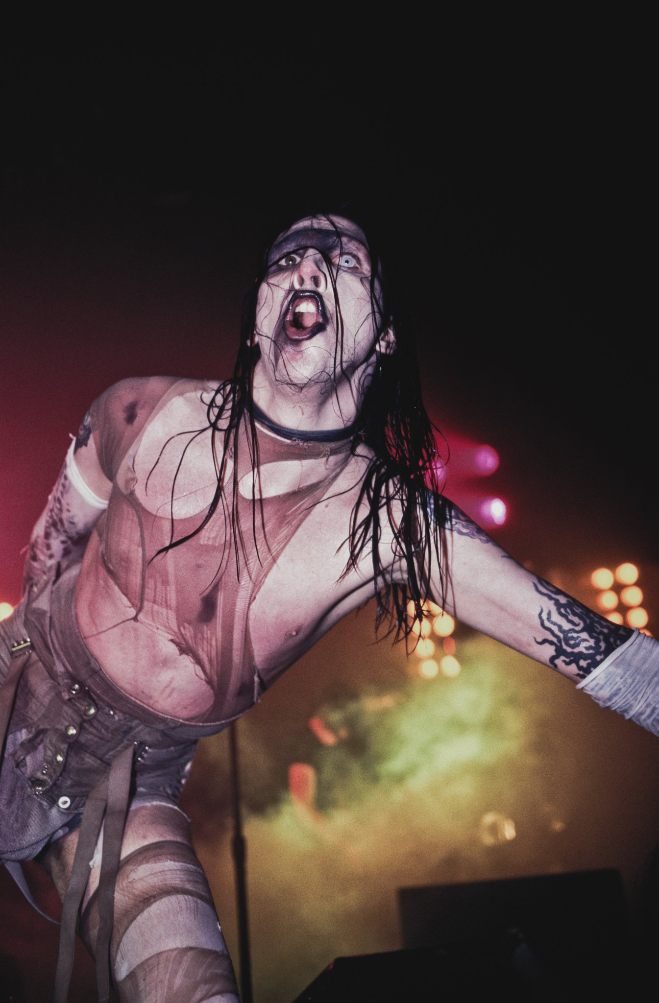 MARILYN MANSON - DEAD TO THE WORLD