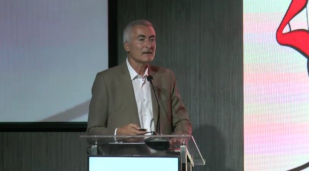 ECdeChile's tweet photo. 👉 Stéphane Martin, presidente de #EASA habla sobre los códigos de buenas prácticas publicitarias en la ceremonia de los 30 años del @conar_cl. "En nuestro sector hay una constante interacción entre la ley y la autorregulación", dice @smartinarpp. https://t.co/87CUnXEgY4