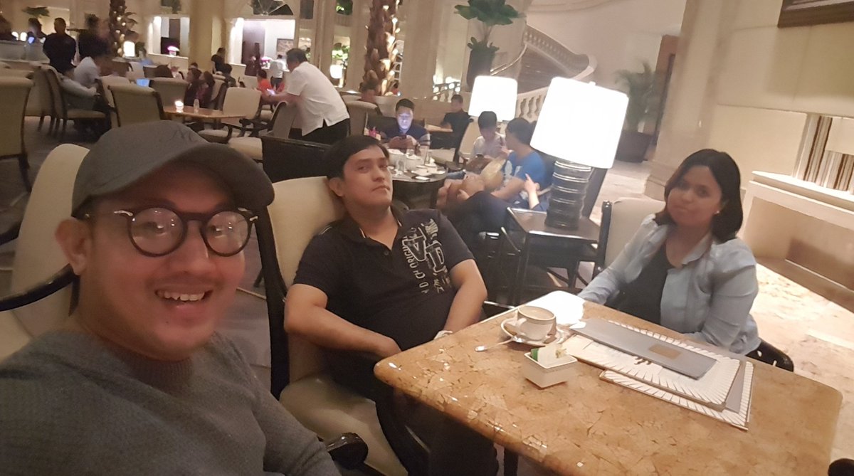 Queen <a href="/MariahCarey/">Mariah Carey</a> #ComeDownForMCareyPH puhlease! 🙏🦋🐑🇵🇭