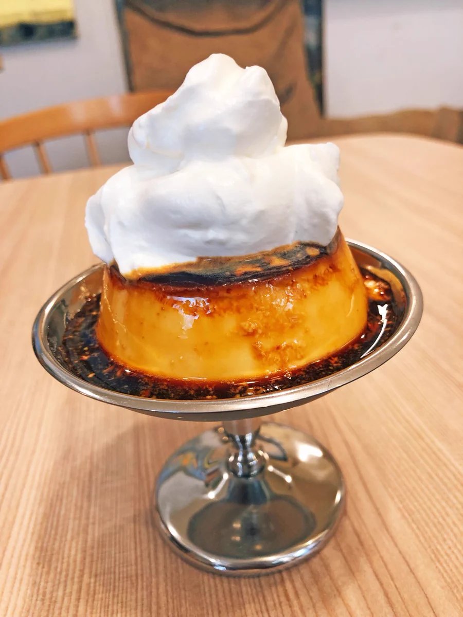 濃厚プリンと生クリームｗｗｗカラメルソースも溢れていて、最高の組み合わせｗｗｗ
