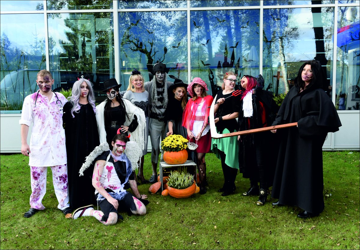Hotel_Unitral's tweet photo. Halo, halo, macie już plany na Halloween? 🎃😉
3 listopada zapraszamy na straaasznie fajne Nocne Saunowanie w klimacie Halloween! Bilety znajdziecie tutaj ► https://t.co/sgWOKHGAwr.

#Halloween #sauna #saunowanie #SPA #Unitral #HoteleNadmorskie https://t.co/uWaTUF0NU4