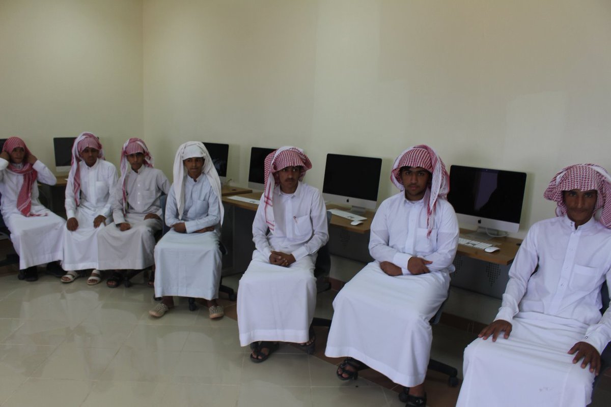 كلية التقنية للبنين بالحائط Pa Twitter صور من زيارات المدارس لفرع الكليه التقنيه بالحائط والتي تأتي في إطار التعاون القائم بين الكليه والمجتمع