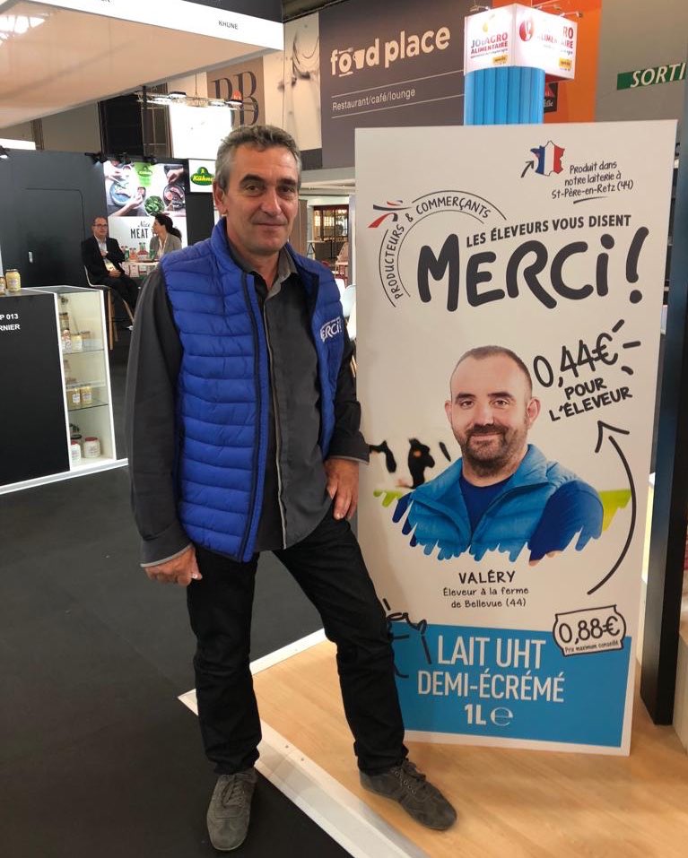Les Eleveurs Vous Disent Merci Auf Twitter Merci Qui Merci Vincent Louerat Et Ludovic Tabart Montes A La Capitale Lors Du Sialparis Pour Presenter Le Lait Le Beurre Et La