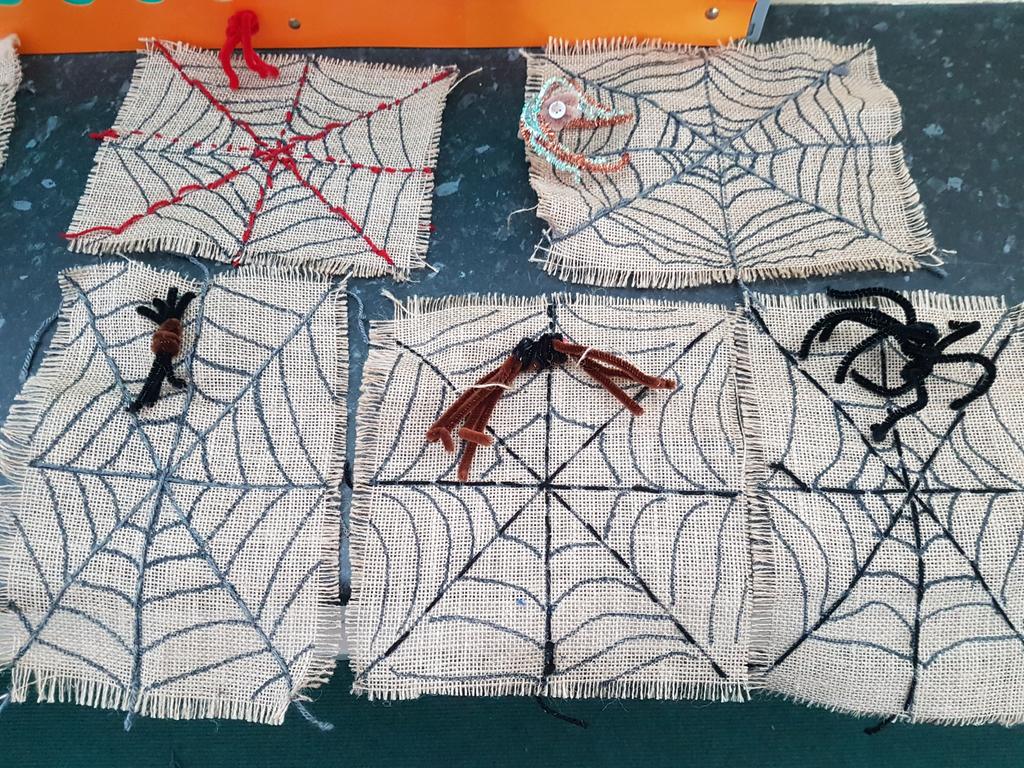 4thclass2_Slane's tweet photo. Some of our Halloween art! 🕷🕸 @Slanens #primaryart https://t.co/4A3zB8zadK