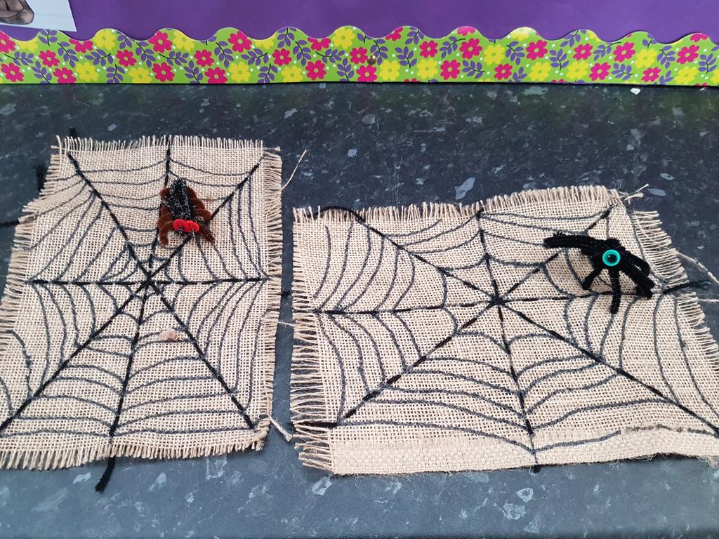 4thclass2_Slane's tweet photo. Some of our Halloween art! 🕷🕸 @Slanens #primaryart https://t.co/4A3zB8zadK