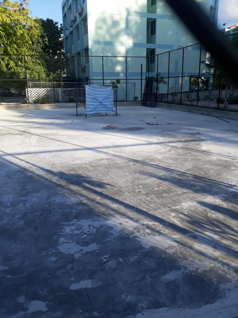 ashraf_dma's tweet photo. I wish @hdcmaldives would give priority to these projects. It's taking nearly 6 months to repair this baseketball court, which is the only full court in Hulhumale. This is practice / play ground to nearly 200 kids and other adults. https://t.co/g4mar3MjzG