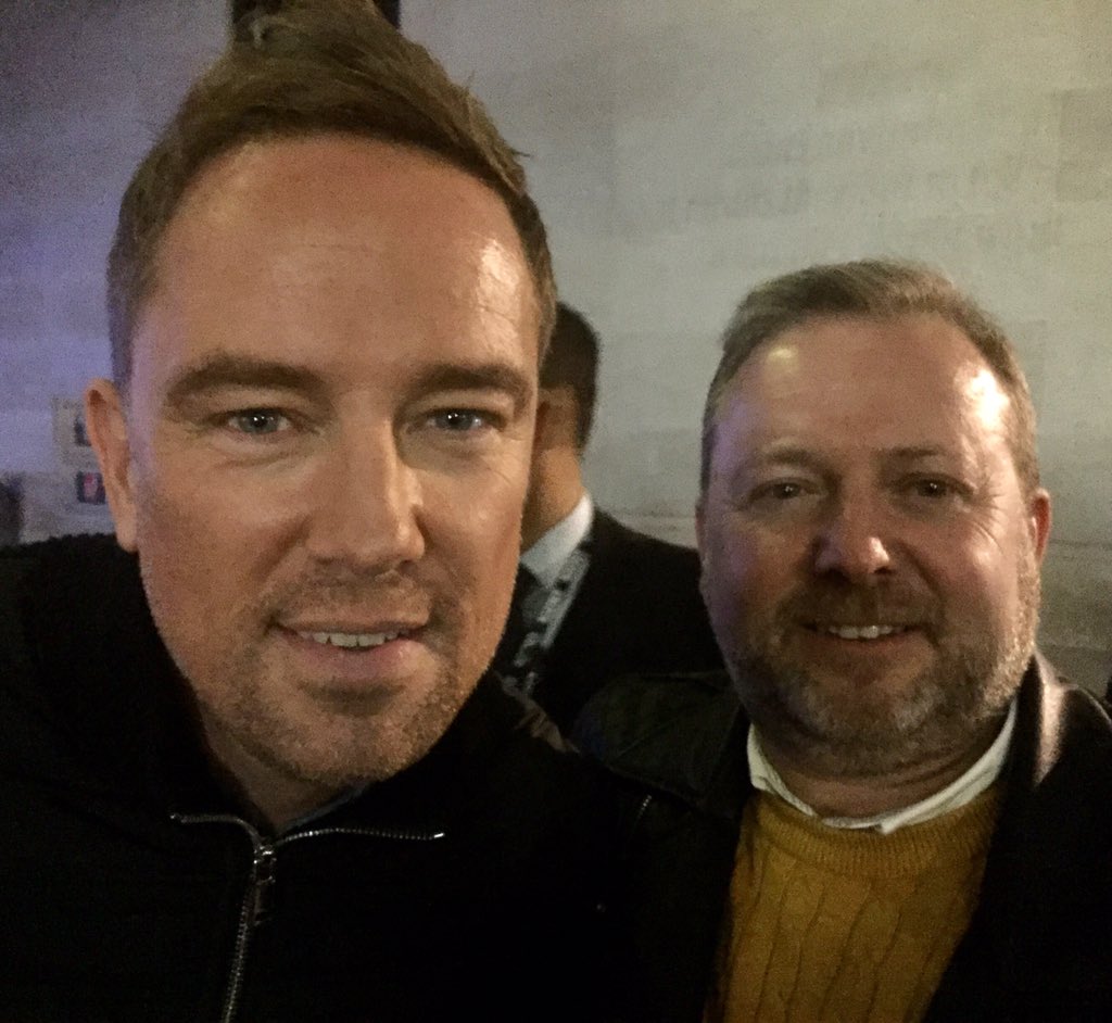 BluePeterViewer's tweet photo. 15/10/18 And then @SimonThomasSky outside the studio @BBCTheOneShow who was the 21st #BluePeter presenter I met for #project161018 #BluePeter60 Thanks to Matt Baker for taking the picture. https://t.co/38Qxk9n0bF