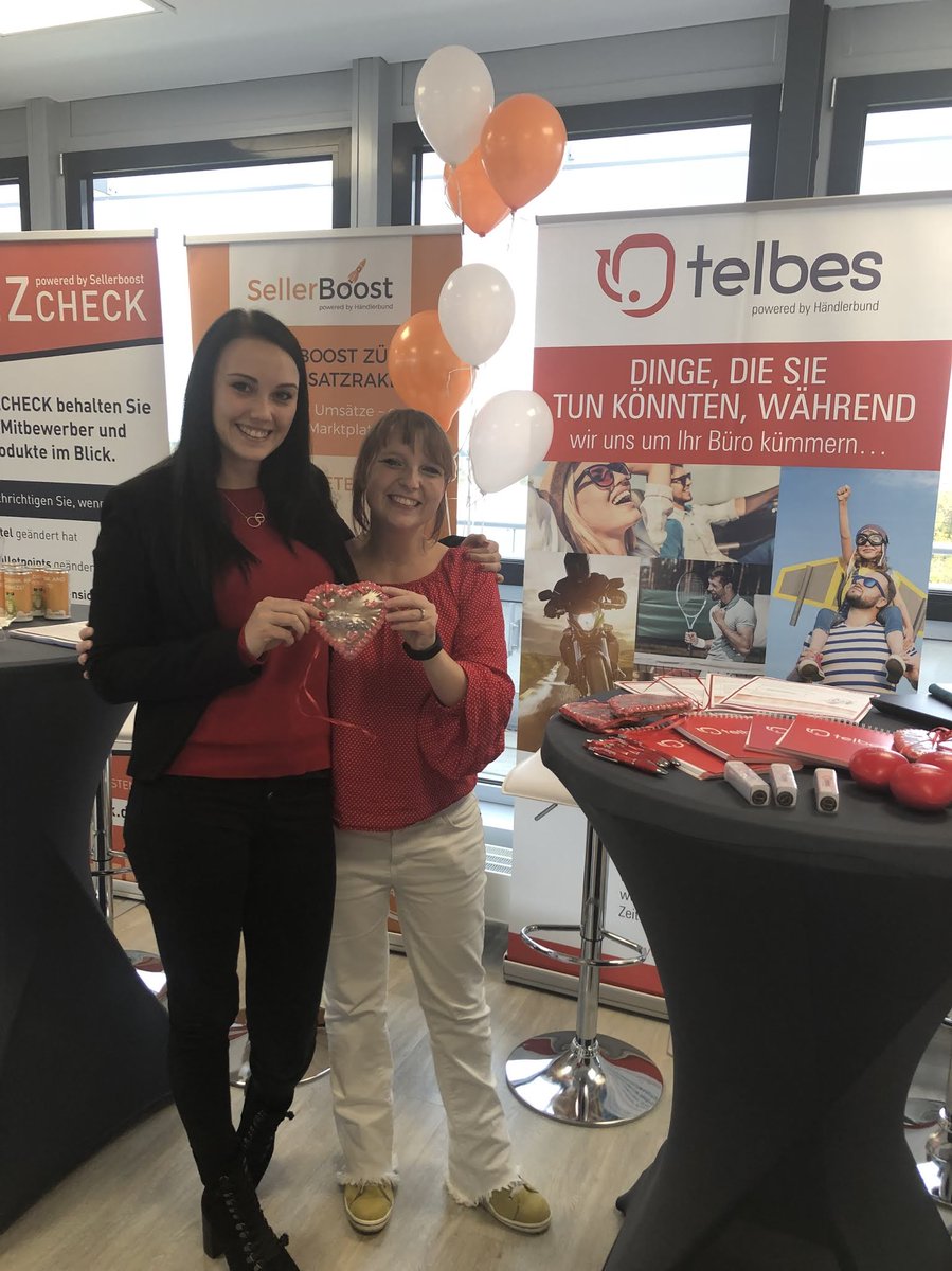HB_Contact's tweet photo. 10 Jahre @Haendlerbund​ gibt es heute zu feiern - und der #Telbes​ #Kundenservice feiert mit! 🎊☎ 

Wir freuen uns auf die nächsten gemeinsamen 10 Jahre. 😁 https://t.co/fSZEa5WIeC