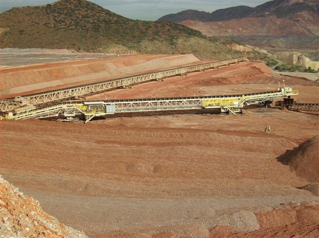 MiningMagazine's tweet photo. #Wood’s subsidiary #TerraNovaTechnologies has been awarded a #contract for the design and supply of its #SuperPortable #heapleach #stacking system and overland #conveyors at a #copper mine in #Arizona, #US https://t.co/Oo0R0zaYqD @Woodplc https://t.co/bEb1zCig0D