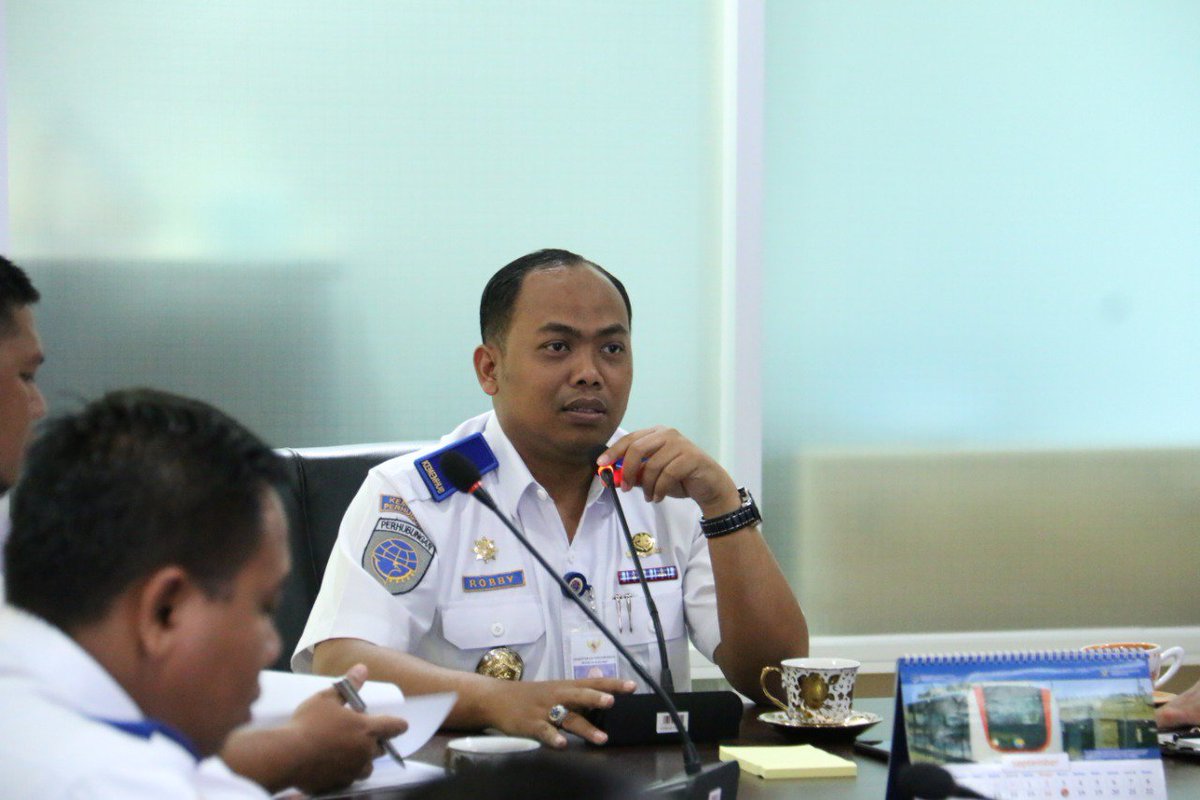 ppsdmap's tweet photo. Rapat Persiapan Akhir Kegiatan MUNAS dan Reuni Akbar Badan Pembina Pensiunan Pegawai (BP3) Kementerian Perhubungan dipimpin langsung oleh Kepala Pusbang SDM Aparatur Perhubungan Bapak Robby Kurniawan
#munas #ppsdmap #bpsdm151 #kemenhub151 https://t.co/xZLKPOdrnp
