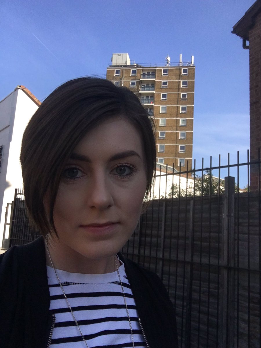 jade_thomson11's tweet photo. @EE @MarcAllera spotted just next to Old Kent Road SE1 4HH. Not sure where else to search after this..... π€·π»ββοΈ #EEGoldenSIM https://t.co/LkPm8eqoz0