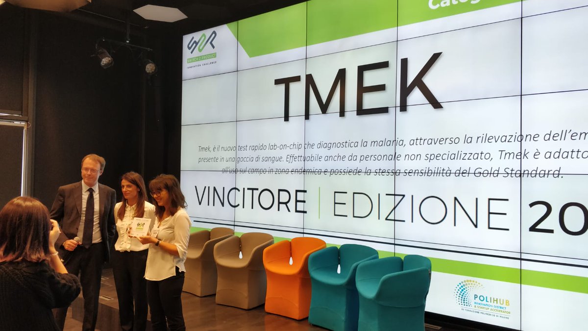 PoliHub's tweet photo. Finale #Switch2Product 2018 Gabriele Secol annuncia i vincitori della categoria # Medtech: sono #TMek, #Bac3Gel, #Uheart, #Agade e #Koral https://t.co/VEHAskUTrD