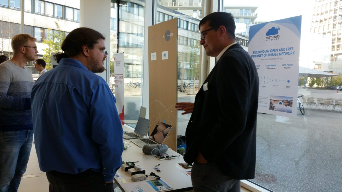 explaining #TheThingsNetwork to the public #DigitalDay #IoT