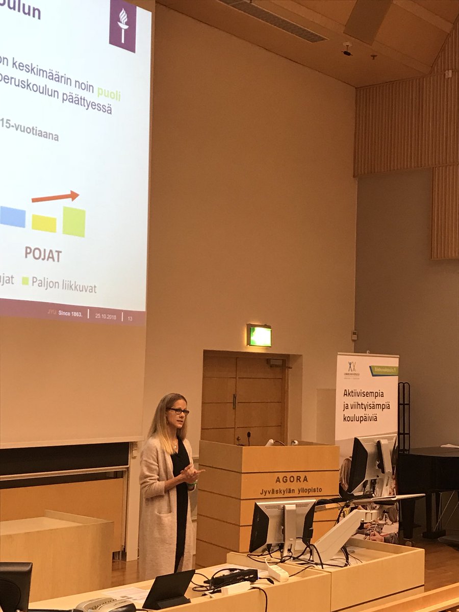 JYUsport_health's tweet image. Aivot, liikunta ja oppiminen -seminaarissa @LIKESfi @uniofjyvaskyla yliopistonopettaja @JaanaKari kertoo lapsuuden liikunnan yhteydestä aikuisuuden tuloihin. #jsbe #JYUnity