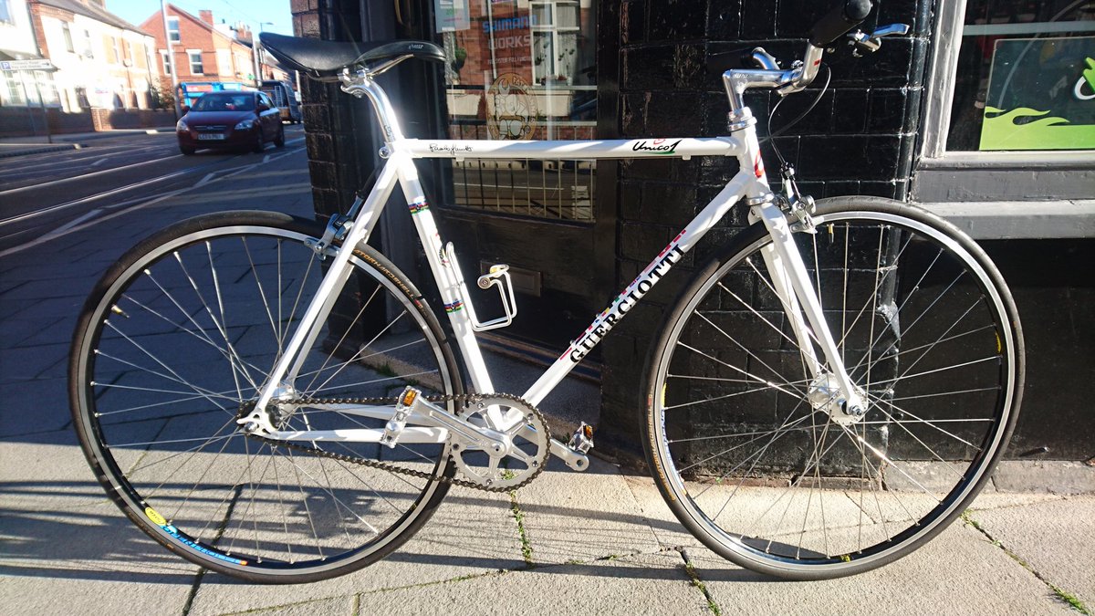 If you fancy a fixie we have possibly the best looking one I've ever come across.
As new 52cm Guerciotti frame, miche hubs, nitto bars and stem, Ultegra brakes..quite simply stunning (Famous owner too 👍)