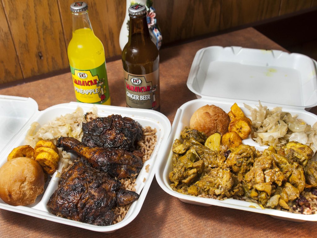 OneDeliverySE's tweet photo. Cummin'Up @cumminupcaribbe has a wide variety of Caribbean flavors ready for #Lunchtime you can now also order online for delivery @OneDeliverySE https://t.co/AfTD0KwLnb #ThursdayThoughts #feedingthecommunity #Food #caribbeanfood 🥥🥬🍞🍗🍖 https://t.co/lYCa9NbeiP